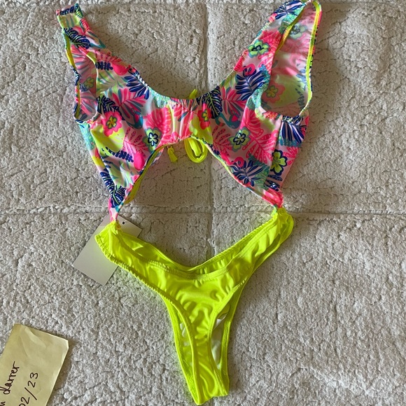 Malaya’s Exotic Wear Floral Tie Front Bodysuit - Picture 2 of 5